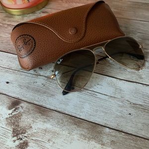 Ray ban aviator sunglasses